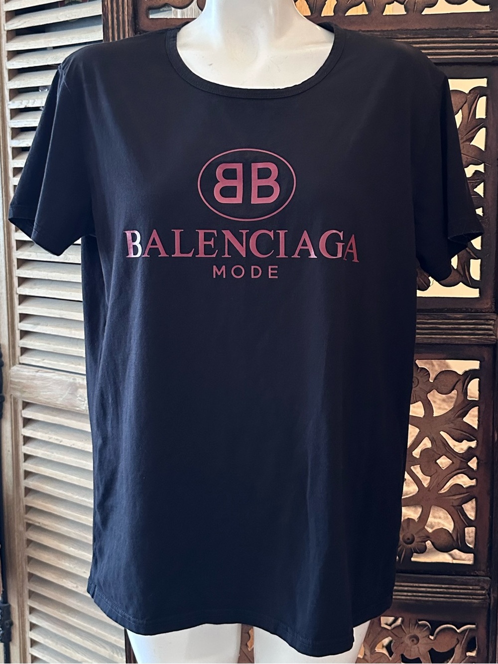BALENCIAGA MODE Black & Red Short Sleeve Logo Tee / T Shirt Top. Made in Italy.